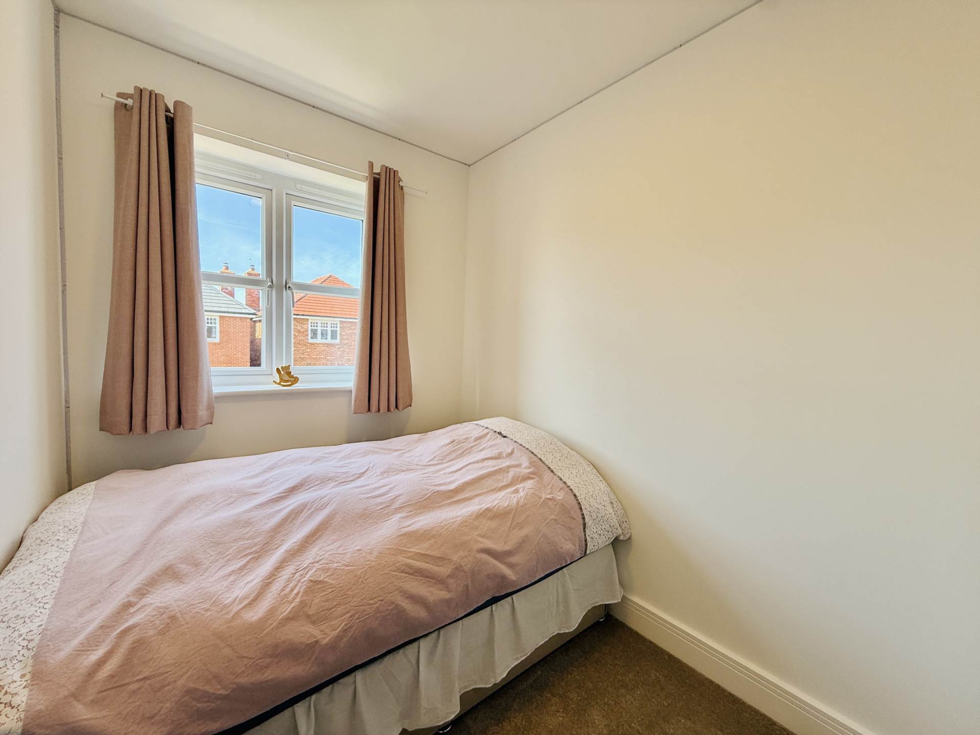 Empress Drive, Highcroft, Image 9