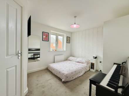Roger Croft Drive, Thatcham, Image 7