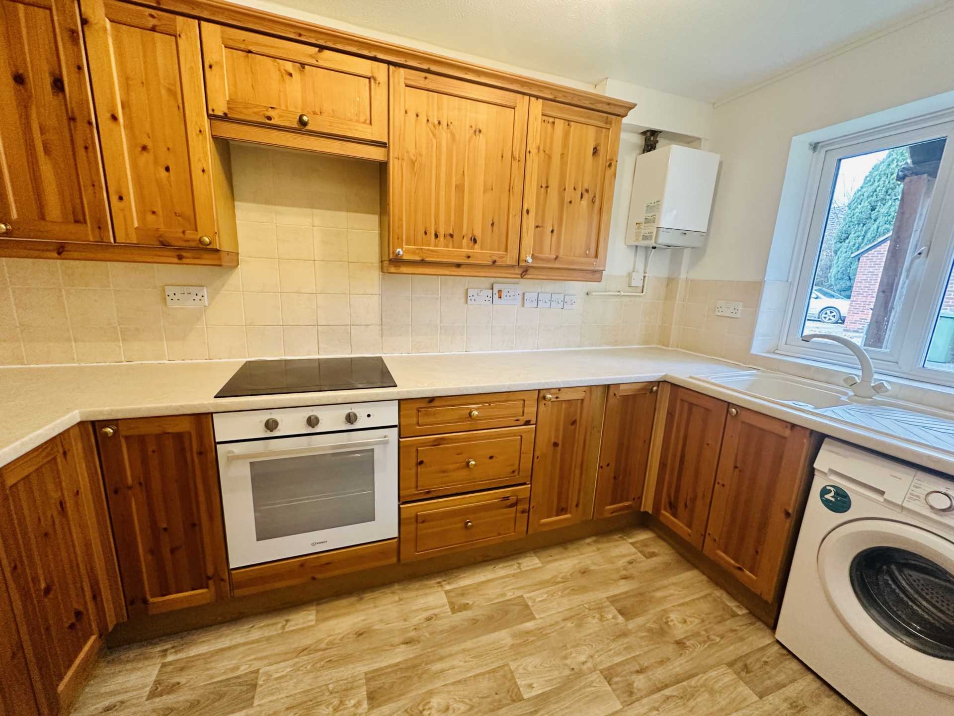 Sovereign Close, Didcot, Image 2
