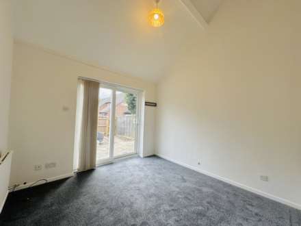 Sovereign Close, Didcot, Image 3