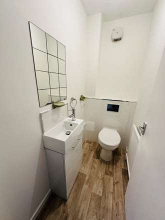 Sovereign Close, Didcot, Image 6
