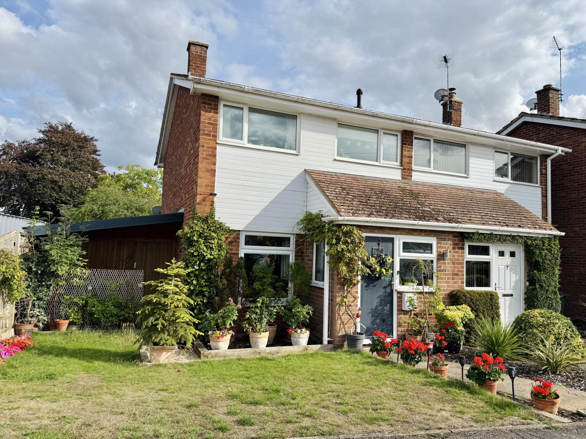 Queens Avenue, Oxfordshire, Image 1