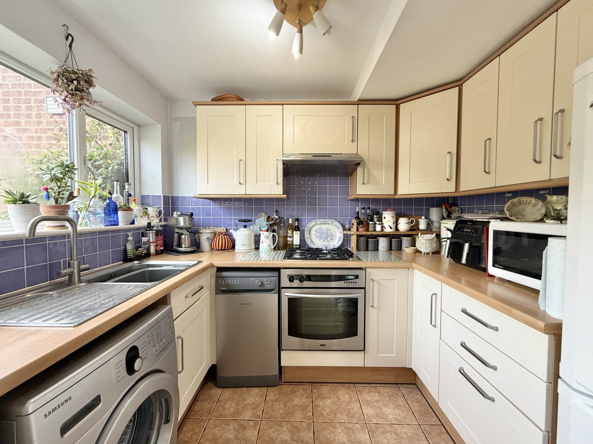 Queens Avenue, Oxfordshire, Image 2