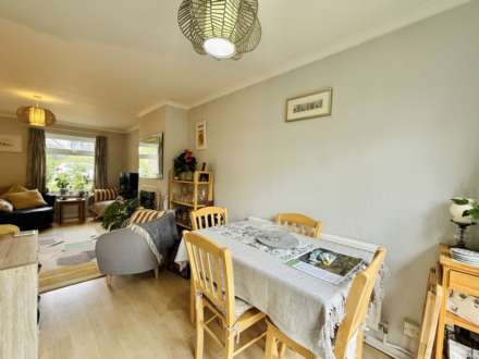 Queens Avenue, Oxfordshire, Image 4