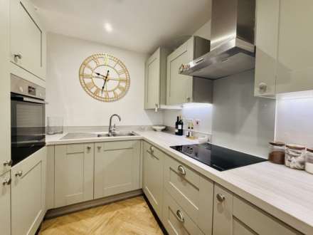 Ladyside Pike, Didcot, Image 2