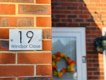 Windsor Close, Oxfordshire, Image 2