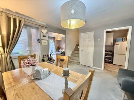 Windsor Close, Oxfordshire, Image 6