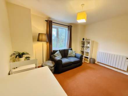 St. Hughs Rise, Didcot, Image 4