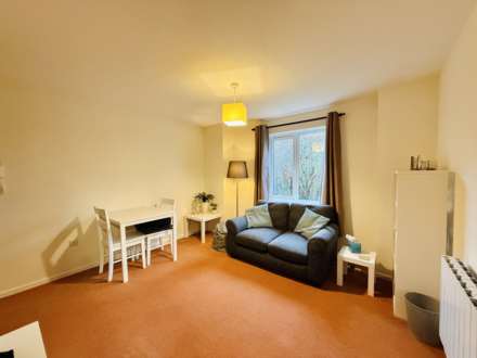 St. Hughs Rise, Didcot, Image 6