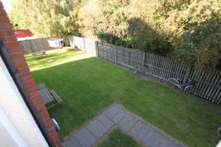 St. Hughs Rise, Didcot, Image 9