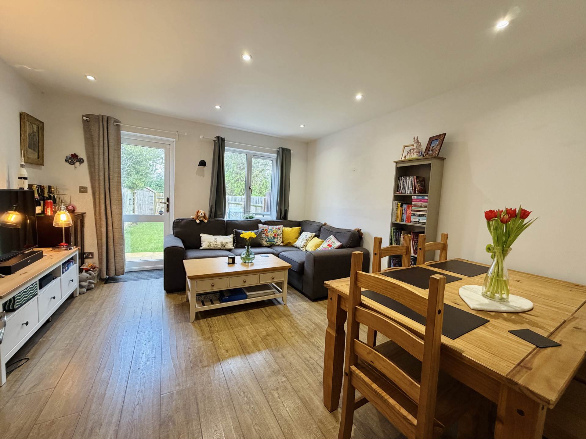 Magdalen Court, Didcot, Image 2