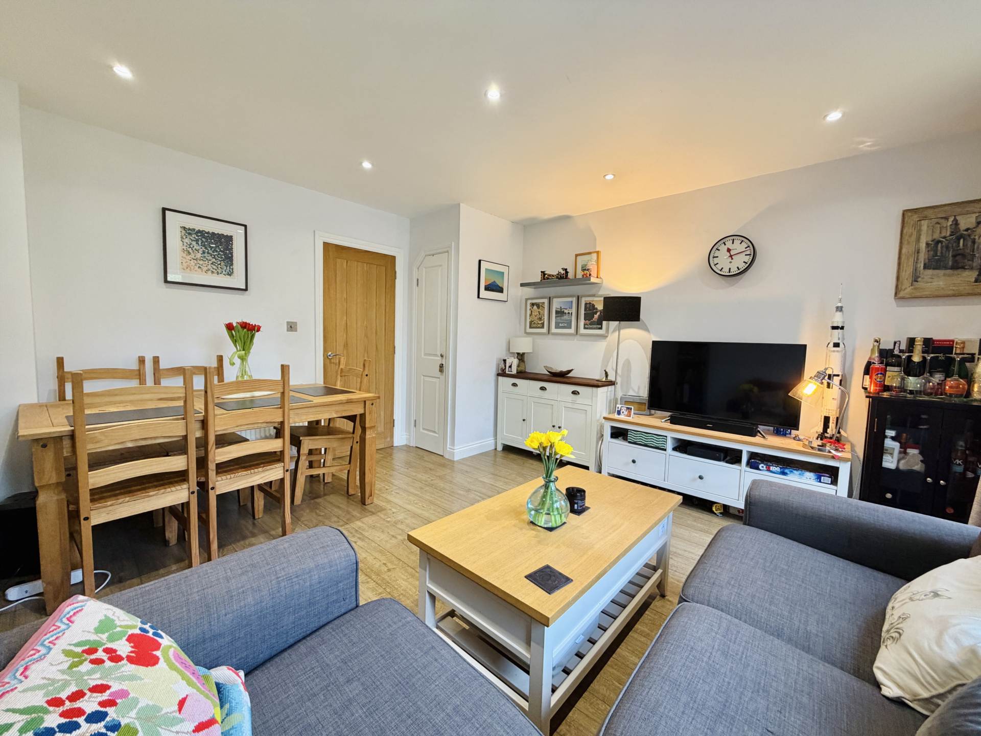 Magdalen Court, Didcot, Image 3