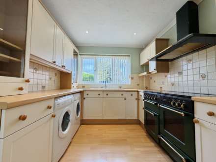 Caldicot Close, Shillingford, Image 4