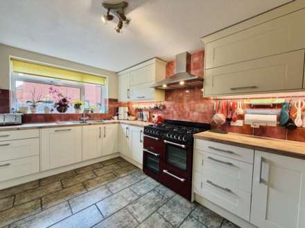 Horseshoes Lane, Benson, Image 2