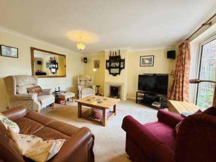 Horseshoes Lane, Benson, Image 4