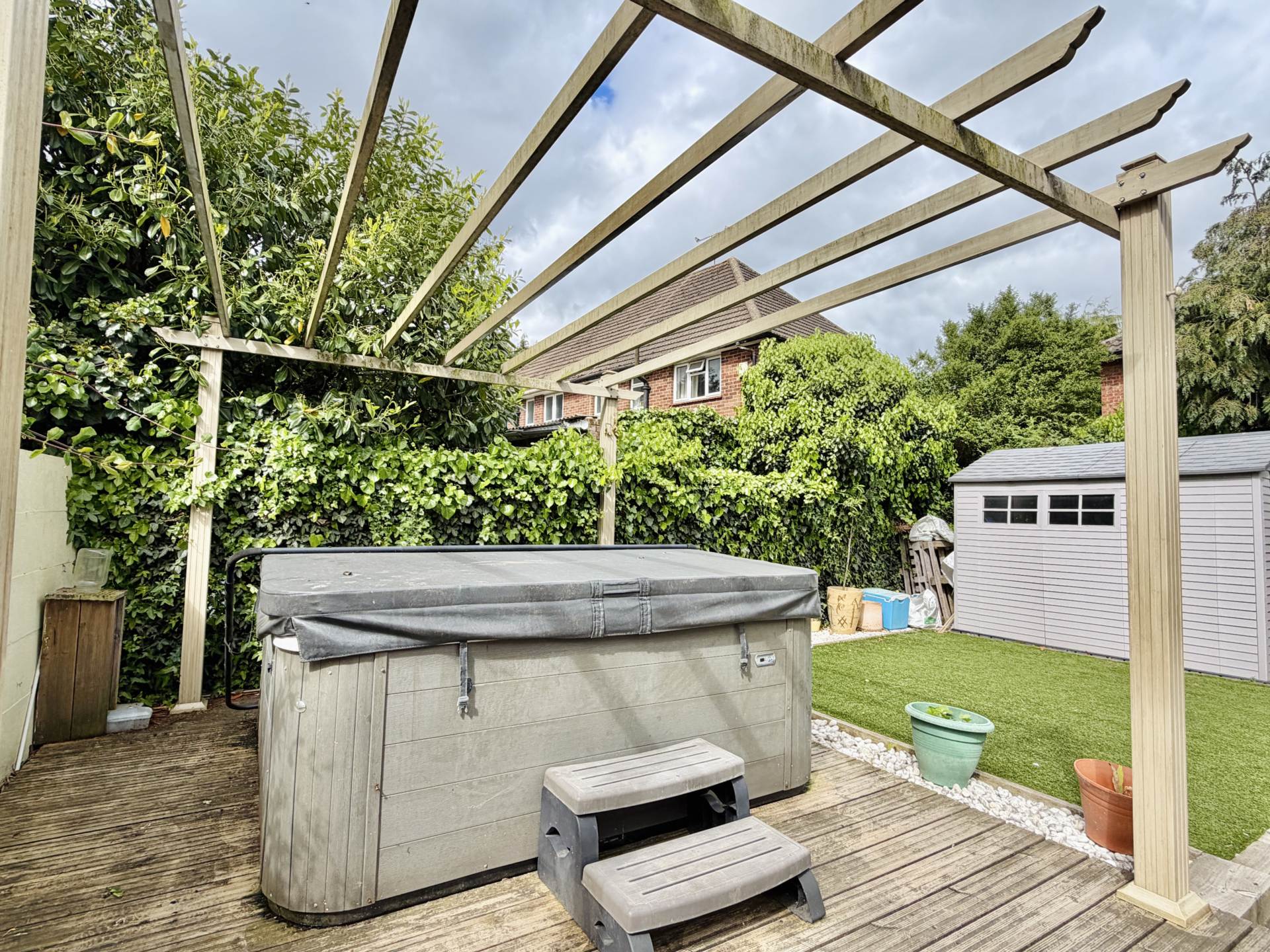 Barnacre Close, Uxbridge, Image 17