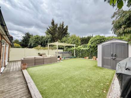 Barnacre Close, Uxbridge, Image 15