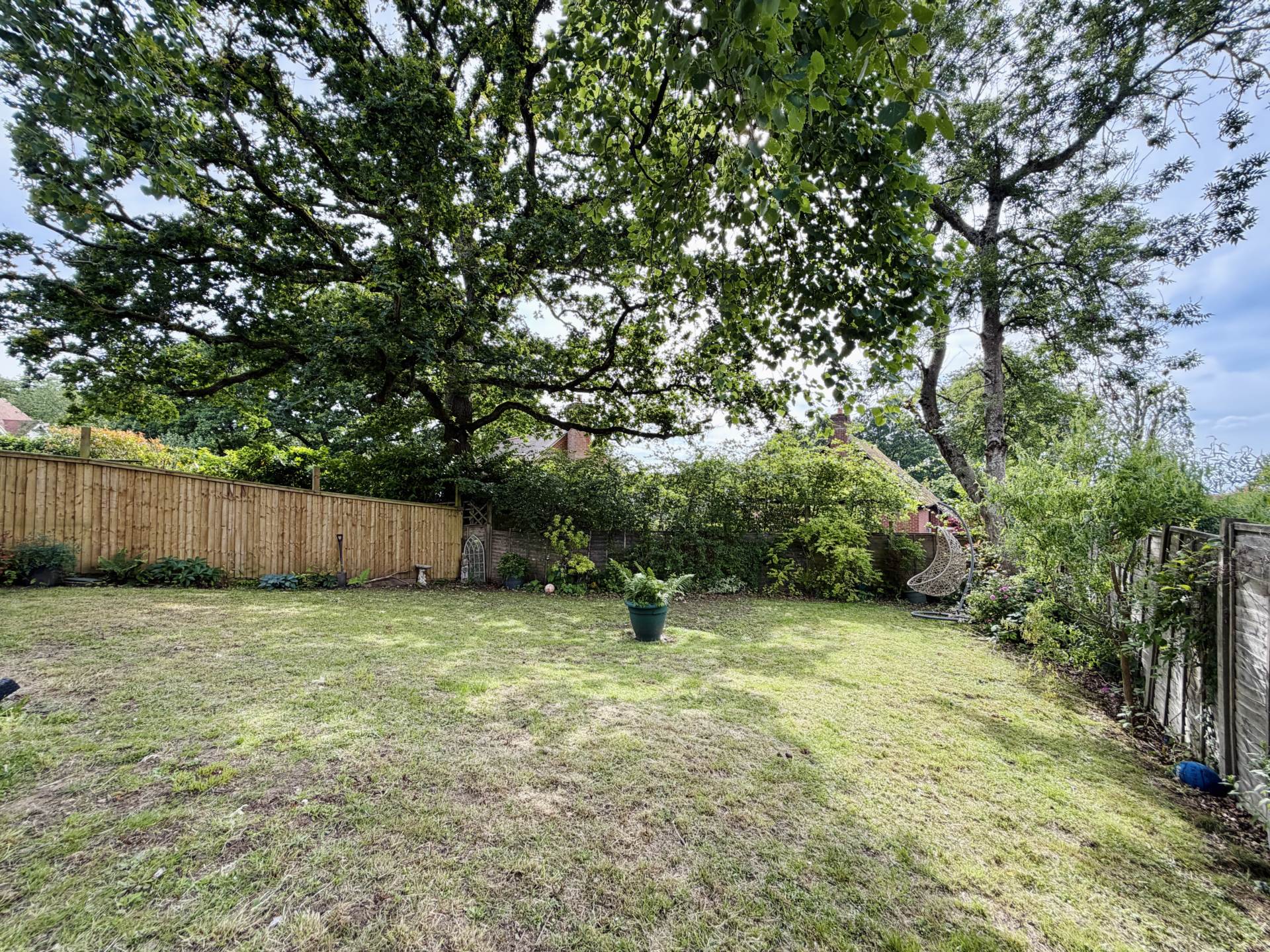 Summit House Close, Woodcote, Image 16