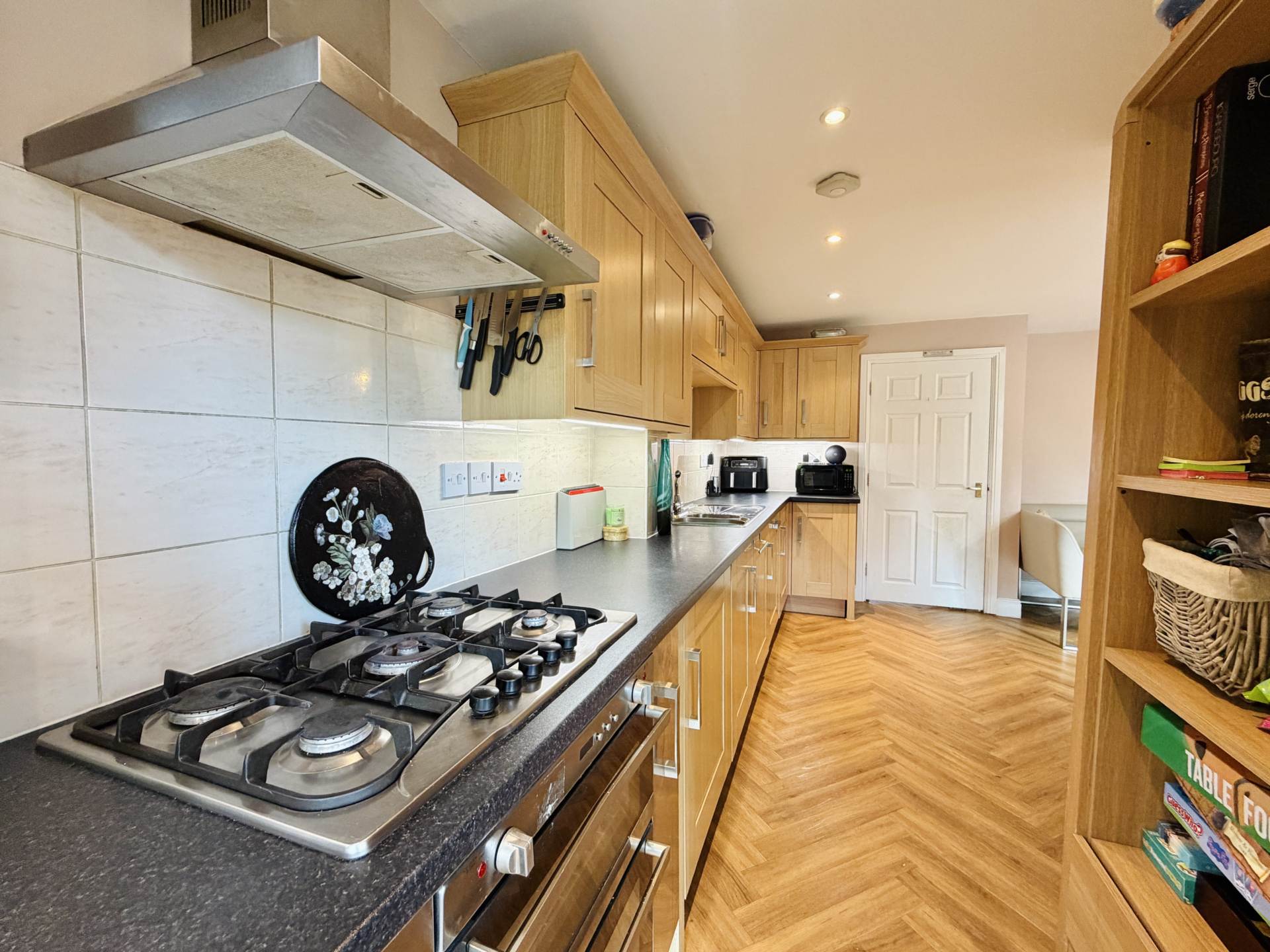 Summit House Close, Woodcote, Image 4