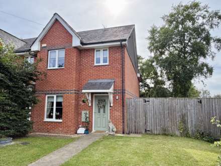 Summit House Close, Woodcote