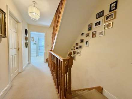 Summit House Close, Woodcote, Image 13