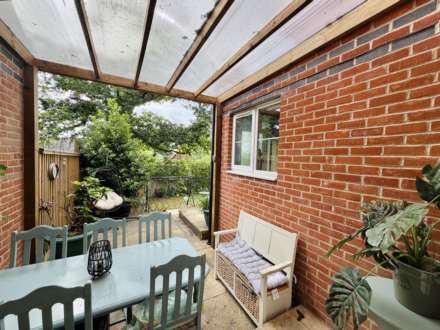 Summit House Close, Woodcote, Image 14