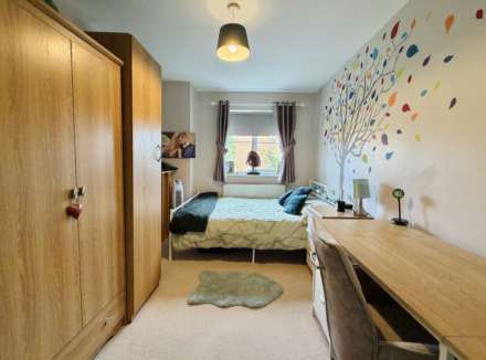 Summit House Close, Woodcote, Image 7