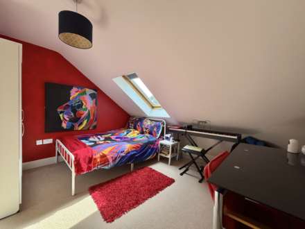Summit House Close, Woodcote, Image 9