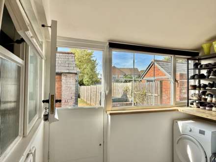 St Johns Road, Oxfordshire, Image 13