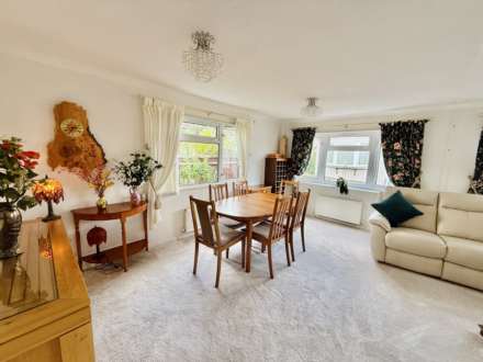 Kennett Place, Didcot, Image 11