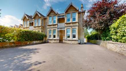 6 Bedroom Semi-Detached, Combe Park Bath