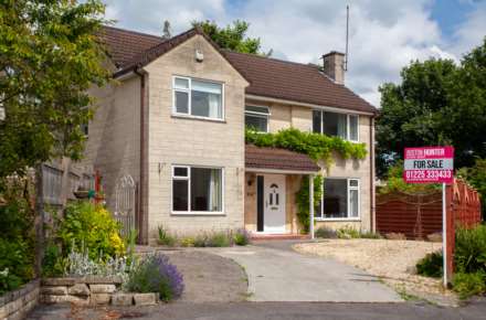 4 Bedroom Detached, Penn Gardens Newbridge