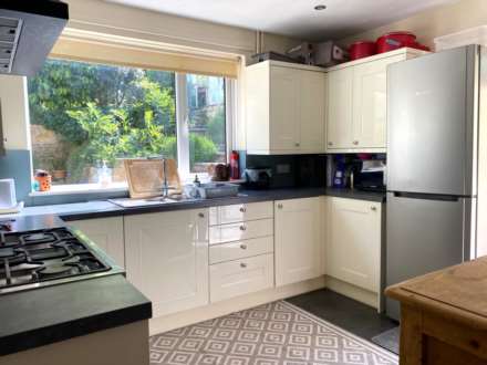 Gainsborough Gardens, Bath, Image 4