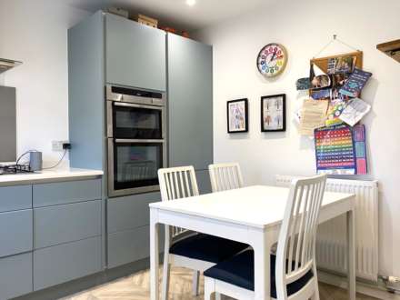 Chandler Close, Weston, Image 5