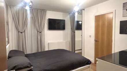 Oliver Court, Weston, Image 7