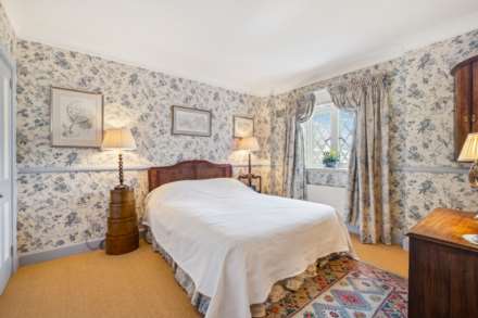1 Bedroom Apartment, Stone Hall, Kensington Green, London, W8 5UU