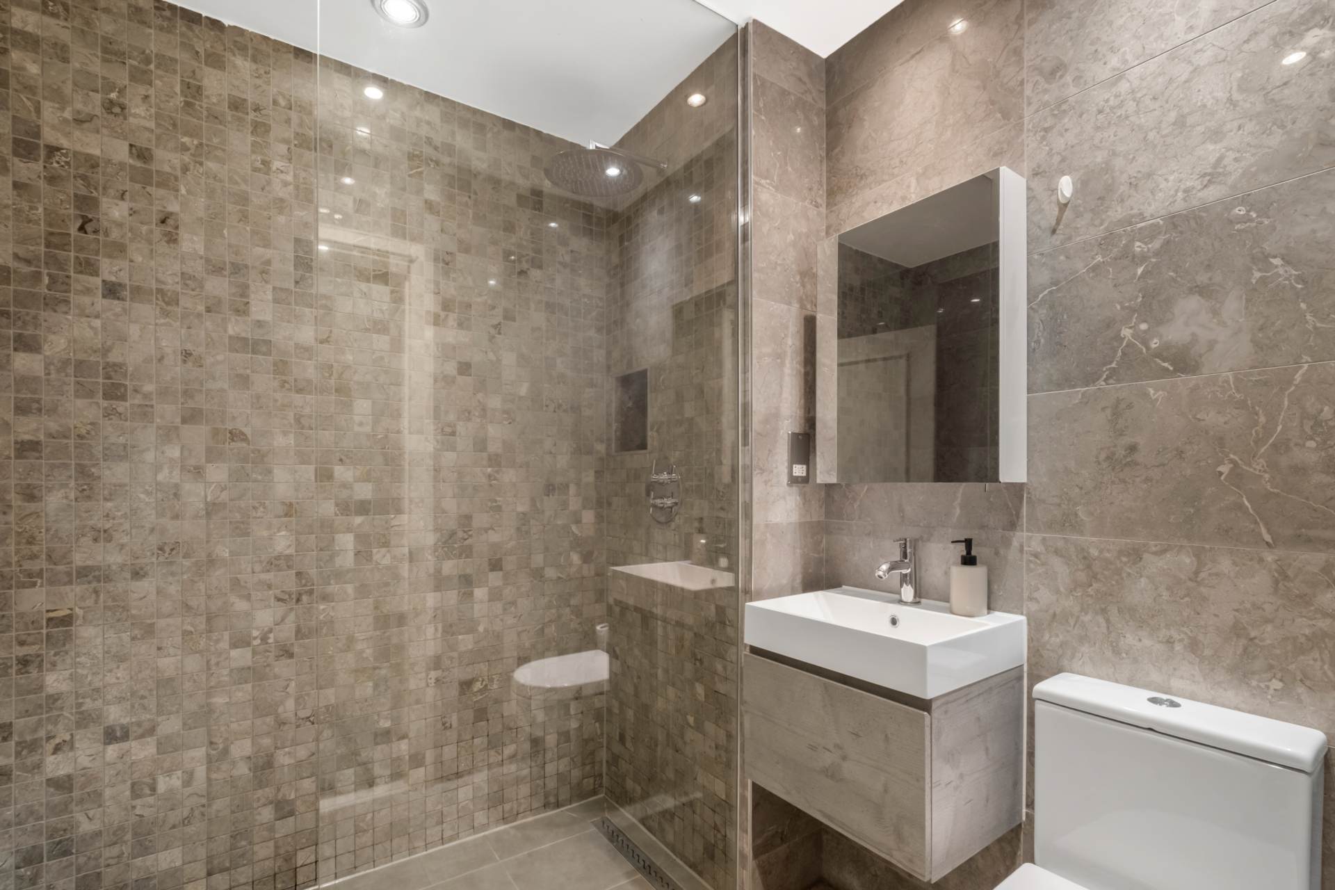 Maple Lodge, Kensington Green, W8, Image 6