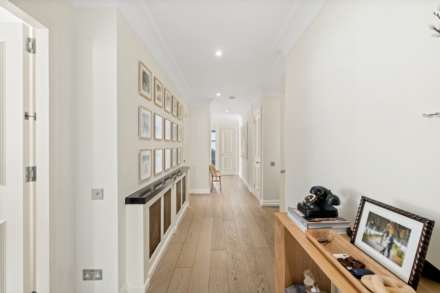 Maple Lodge, Kensington Green, W8, Image 10
