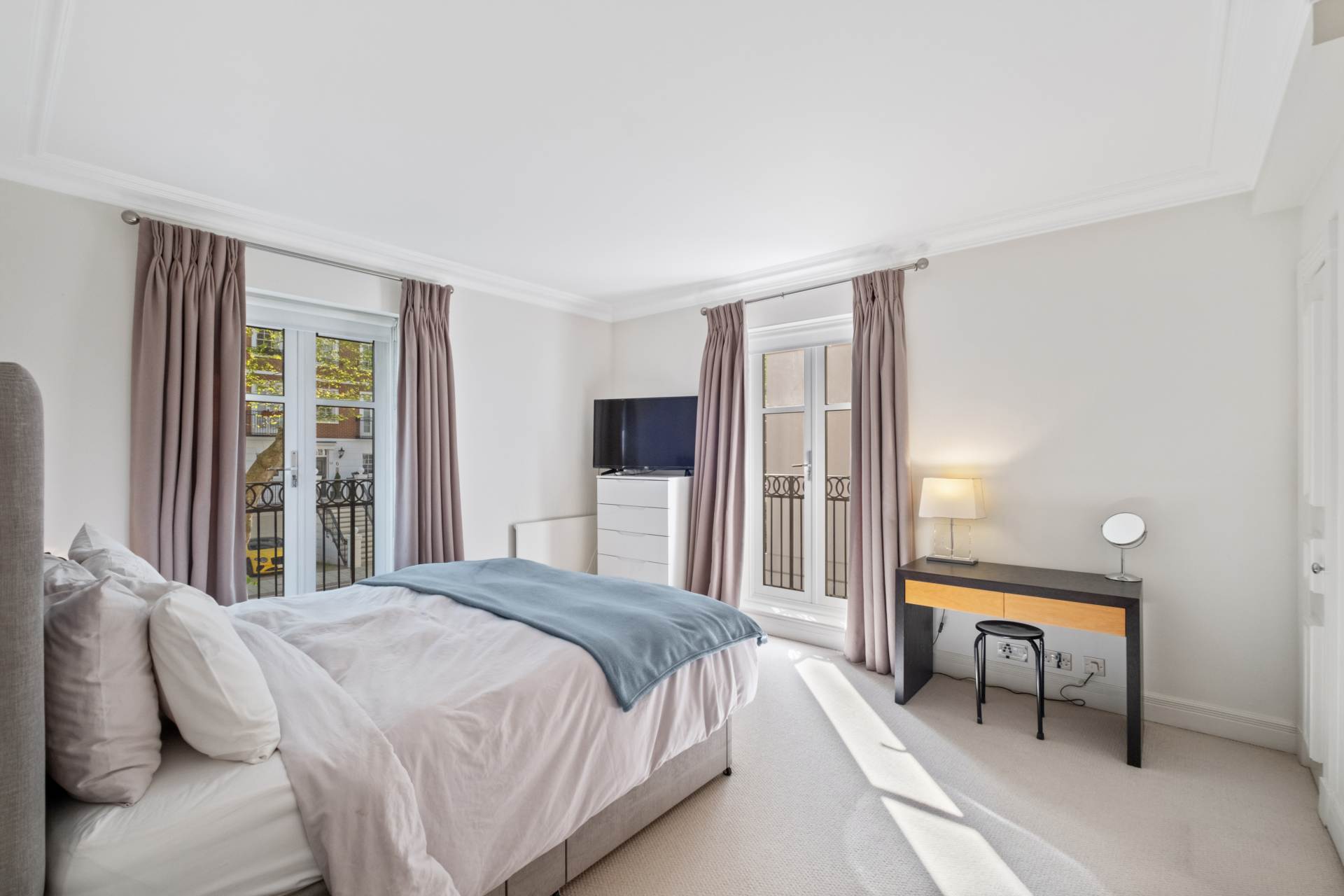 Rowan Lodge, Kensington Green, W8, Image 3