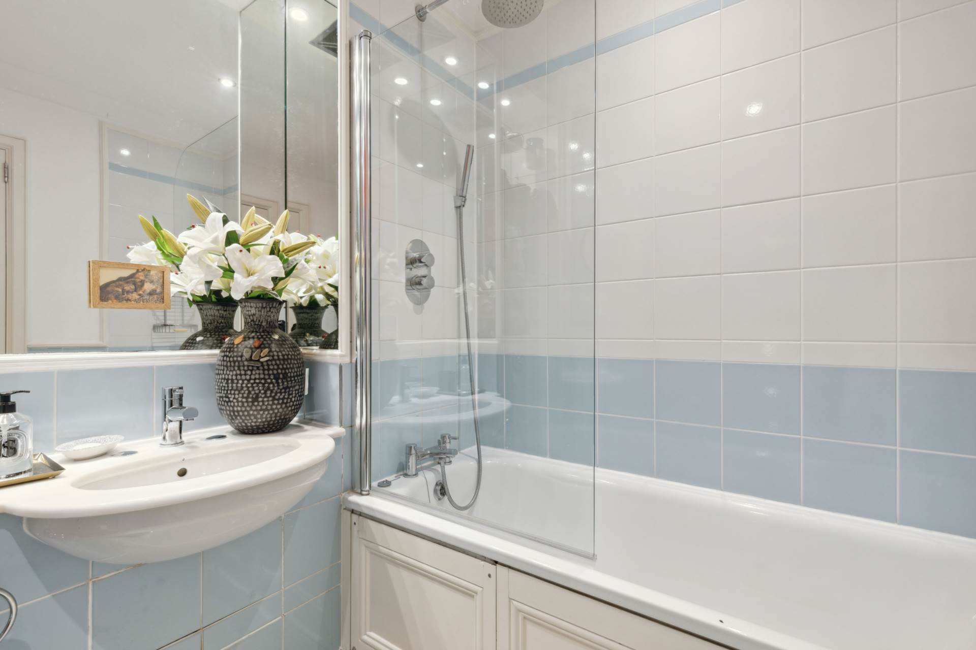 Magnolia Lodge, Kensington Green, W8, Image 12