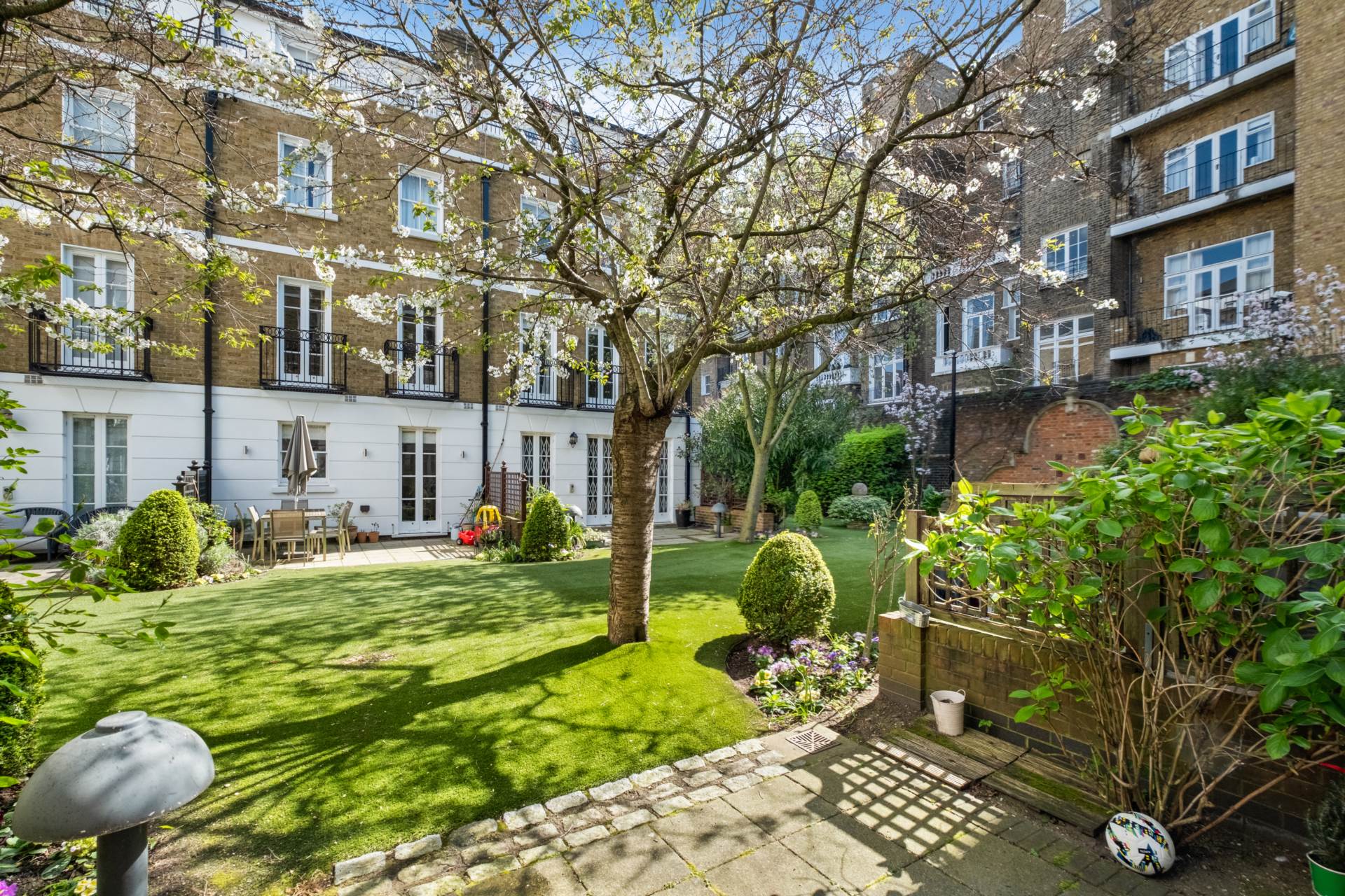 Devonshire Place, Kensington Green, W8, Image 2