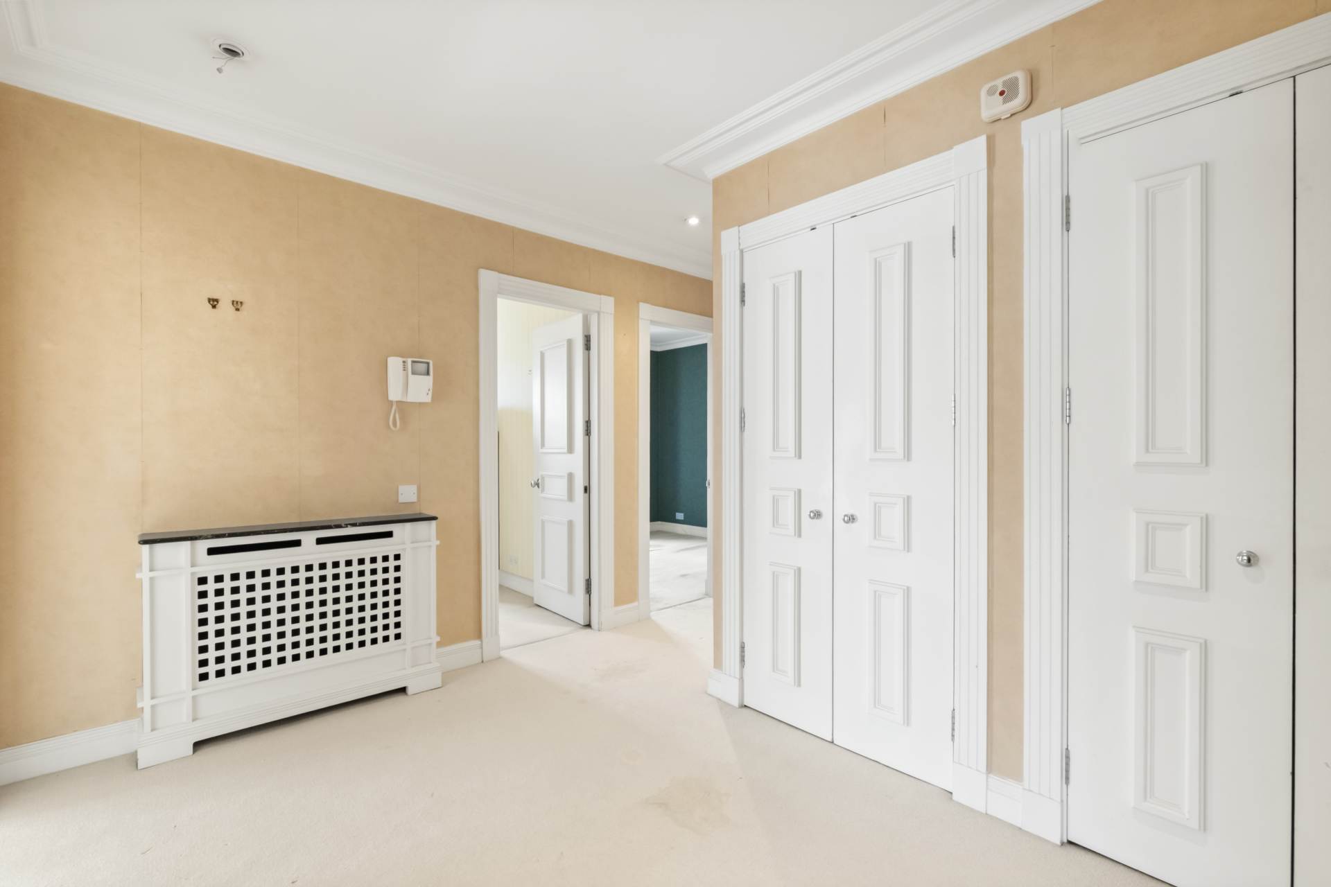 Oak Lodge, Kensington Green, Image 7