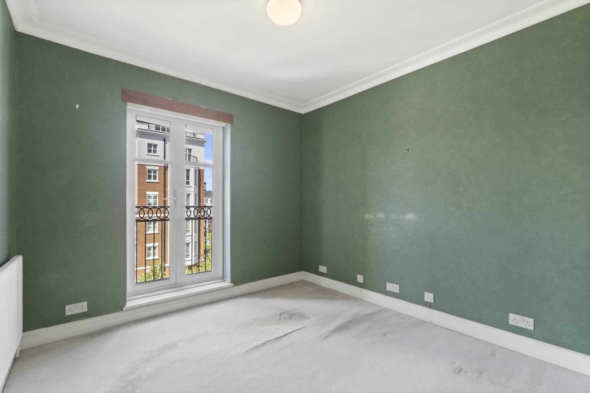 Oak Lodge, Kensington Green, Image 9
