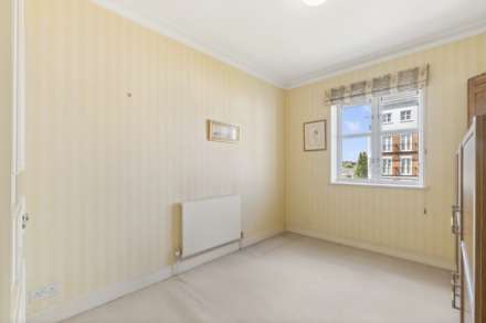 Oak Lodge, Kensington Green, Image 10