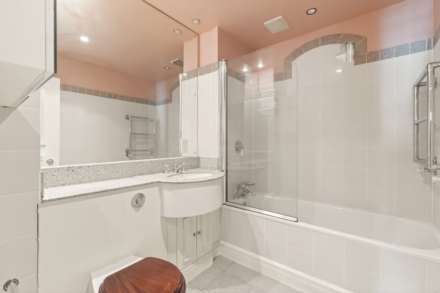 Oak Lodge, Kensington Green, Image 8