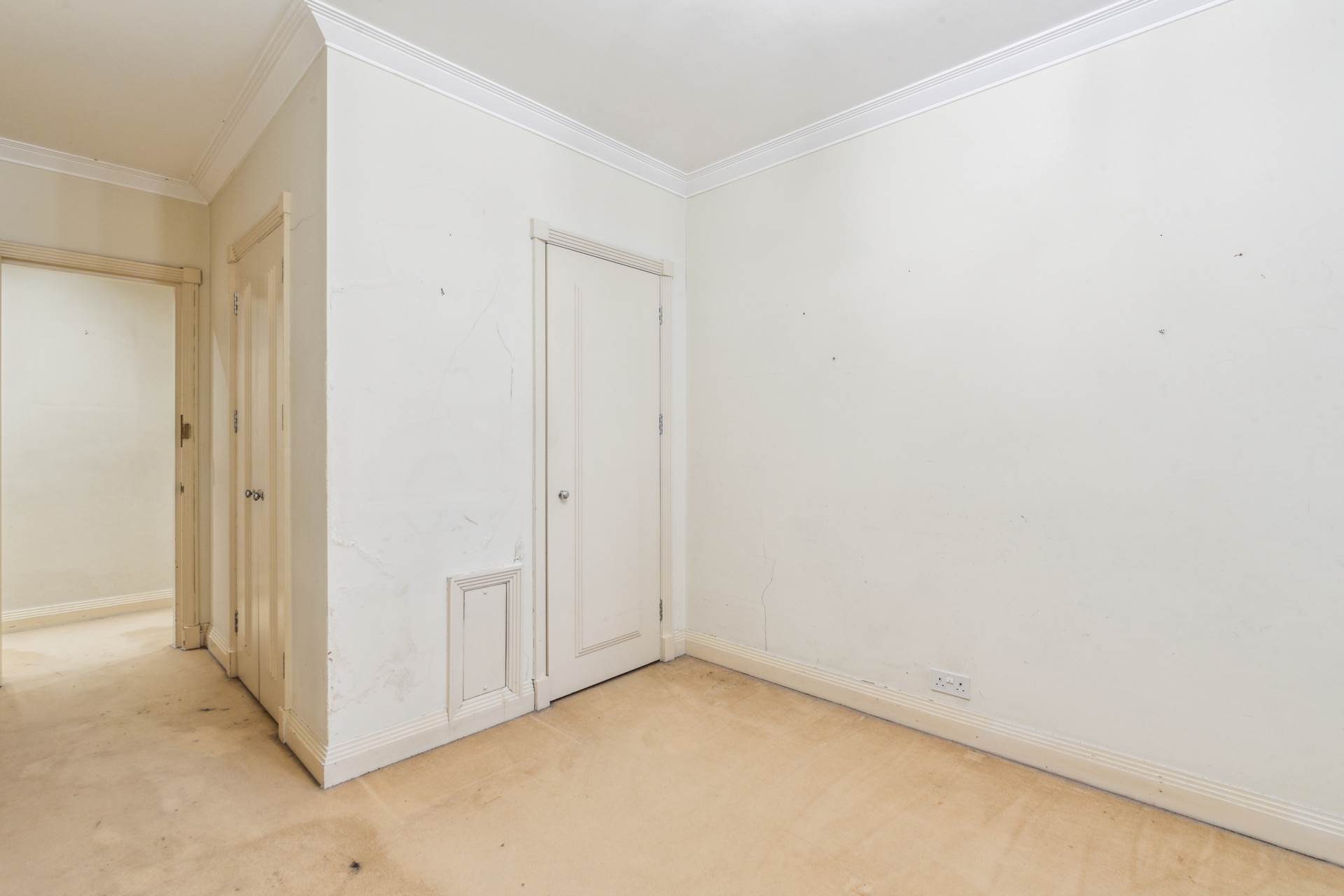 Walnut Court, Kensington Green, W8, Image 6