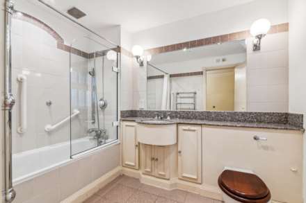 Walnut Court, Kensington Green, W8, Image 5