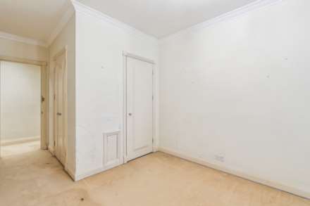 Walnut Court, Kensington Green, W8, Image 6