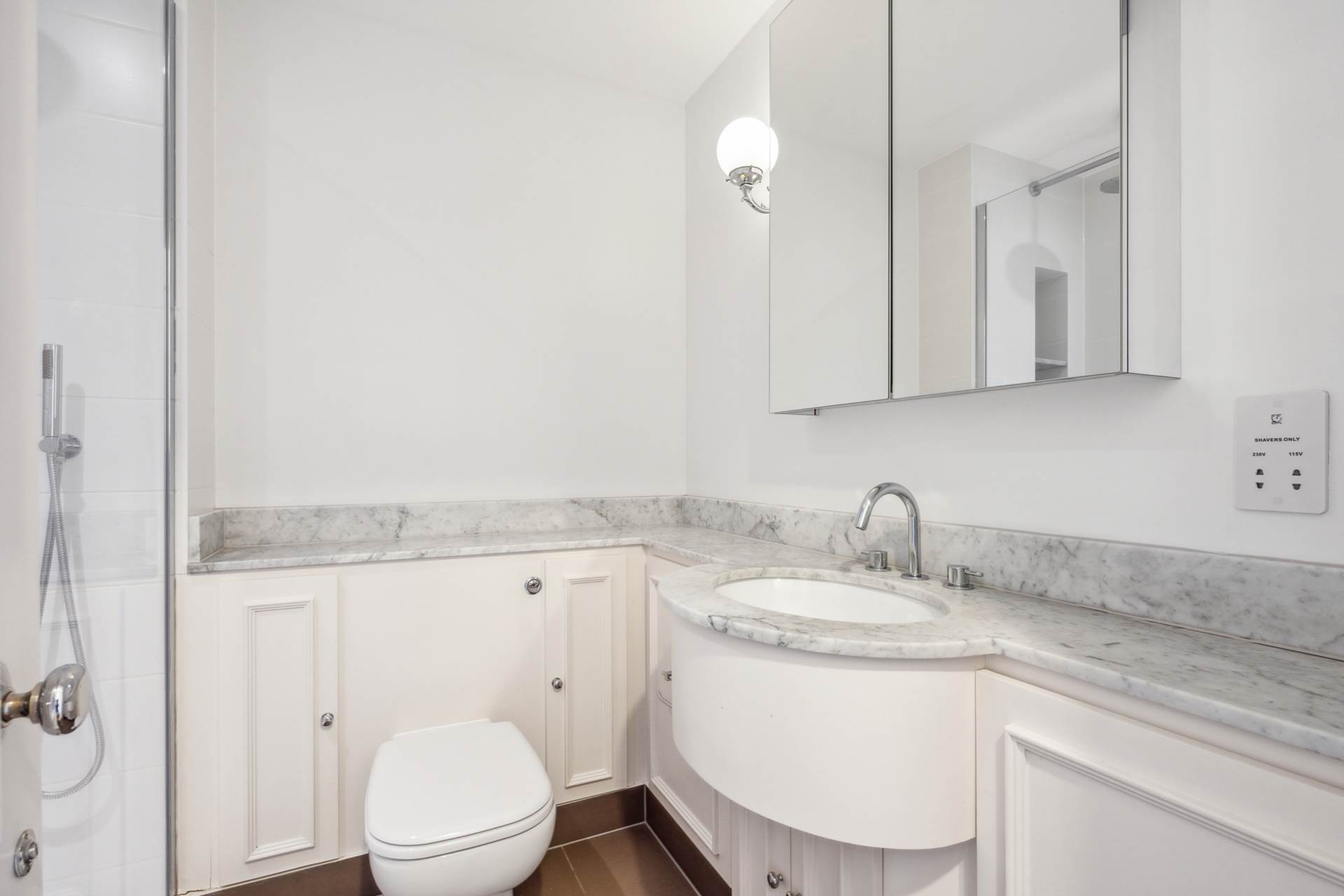 Rowan Lodge, Kensington Green, London, W8, Image 10