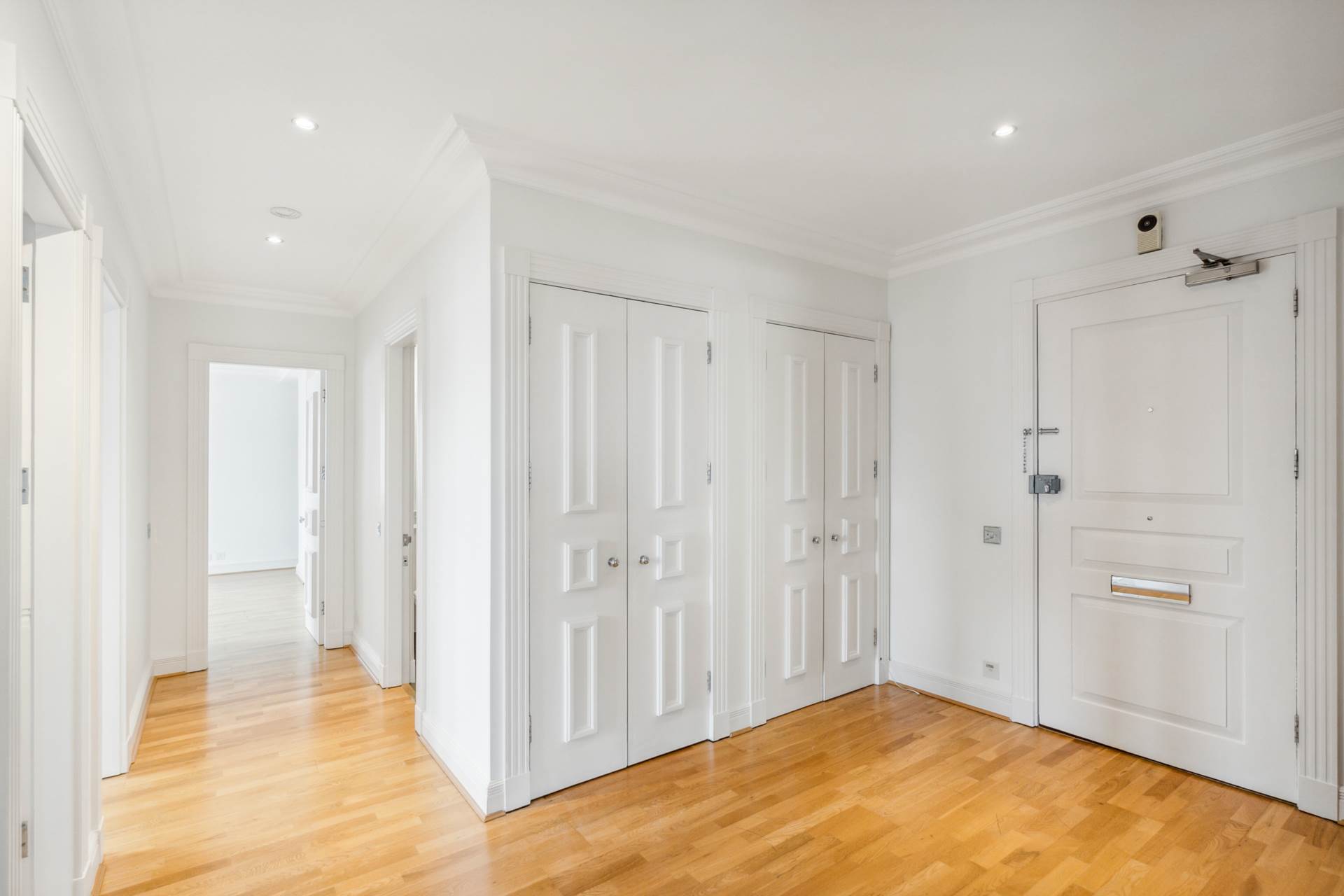 Rowan Lodge, Kensington Green, London, W8, Image 11